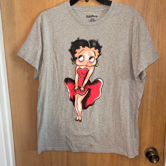 Betty Boop Tops - Betty Boop Gray and Red T-Shirt with Famous Character XL